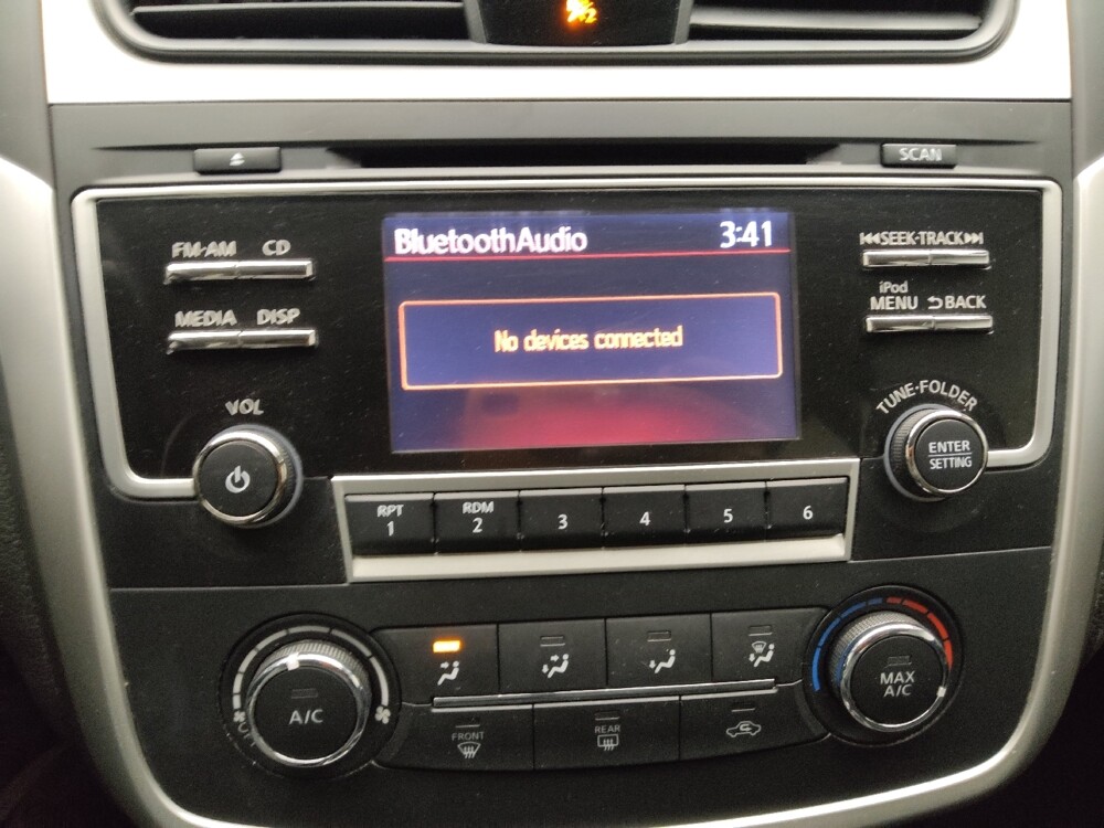 2017 Nissan Altima in Eastpointe, MI 48021 - 18090178 25