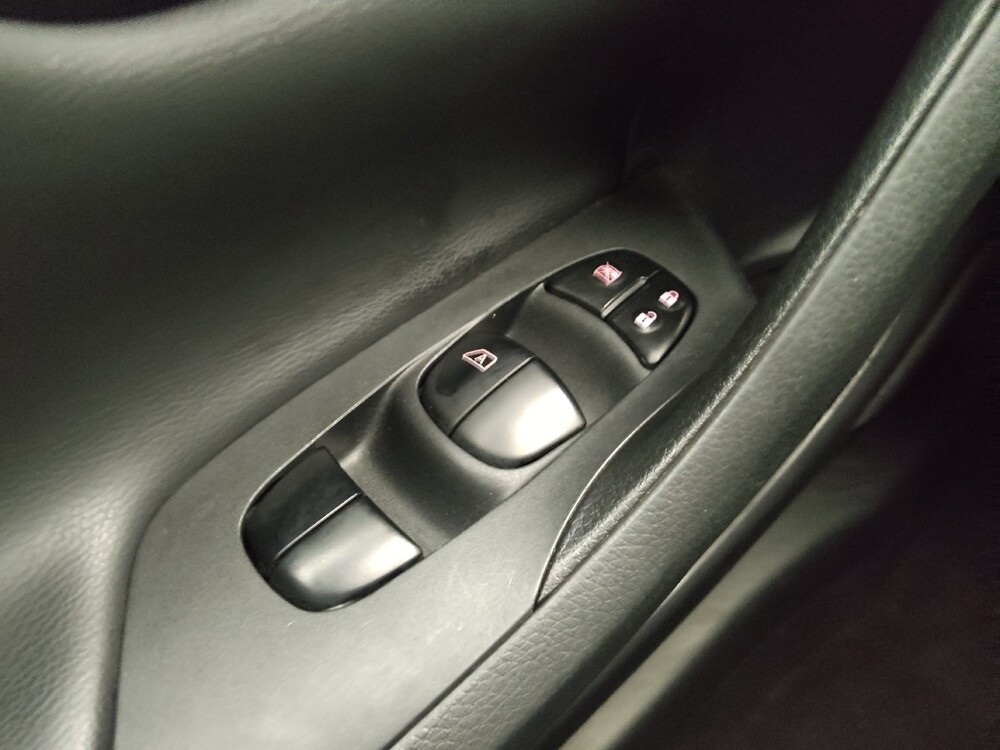 2017 Nissan Altima in Eastpointe, MI 48021 - 18090178 27