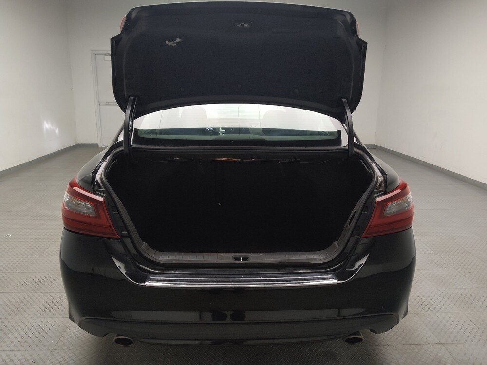 2017 Nissan Altima in Eastpointe, MI 48021 - 18090178 29