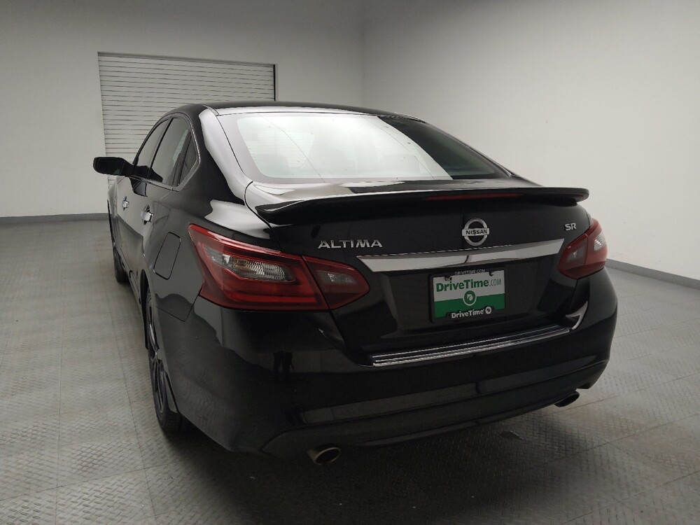 2017 Nissan Altima in Eastpointe, MI 48021 - 18090178 6