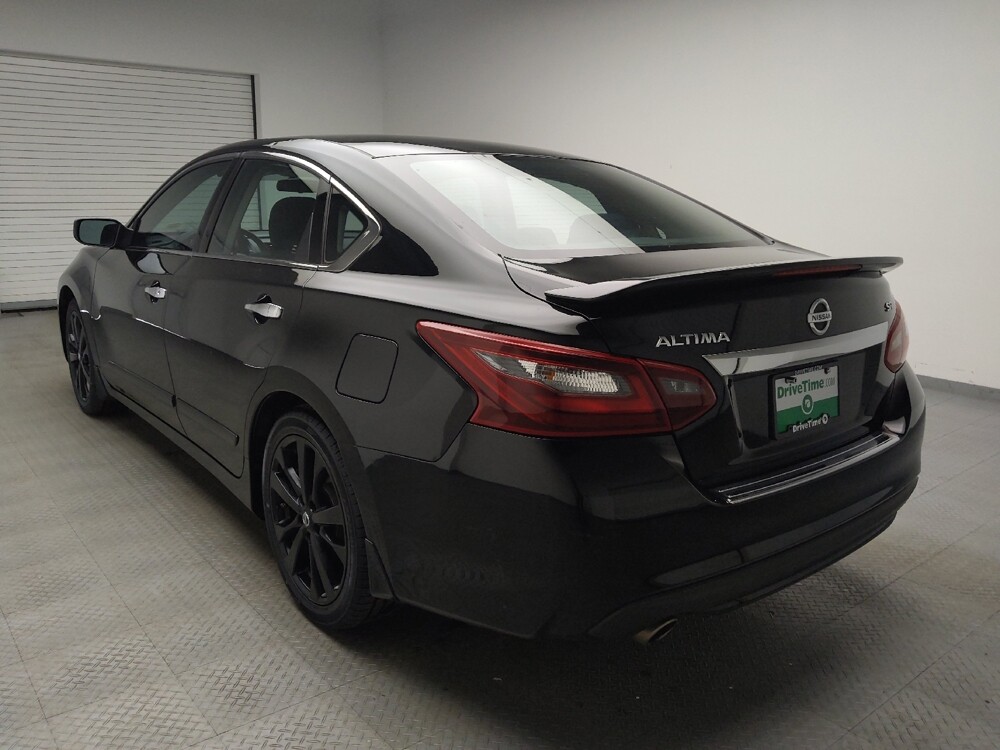 2017 Nissan Altima in Eastpointe, MI 48021 - 18090178 5