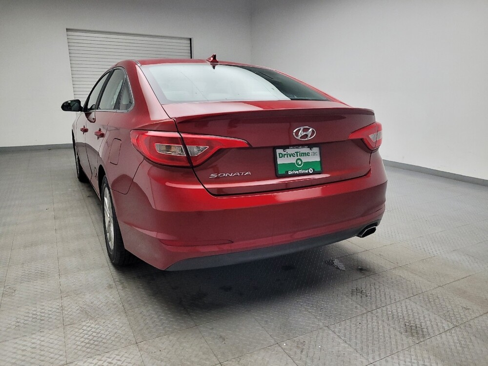 2015 Hyundai Sonata in Eastpointe, MI 48021 - 18090181 6