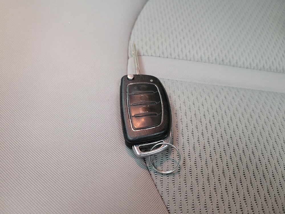 2015 Hyundai Sonata in Eastpointe, MI 48021 - 18090181 32