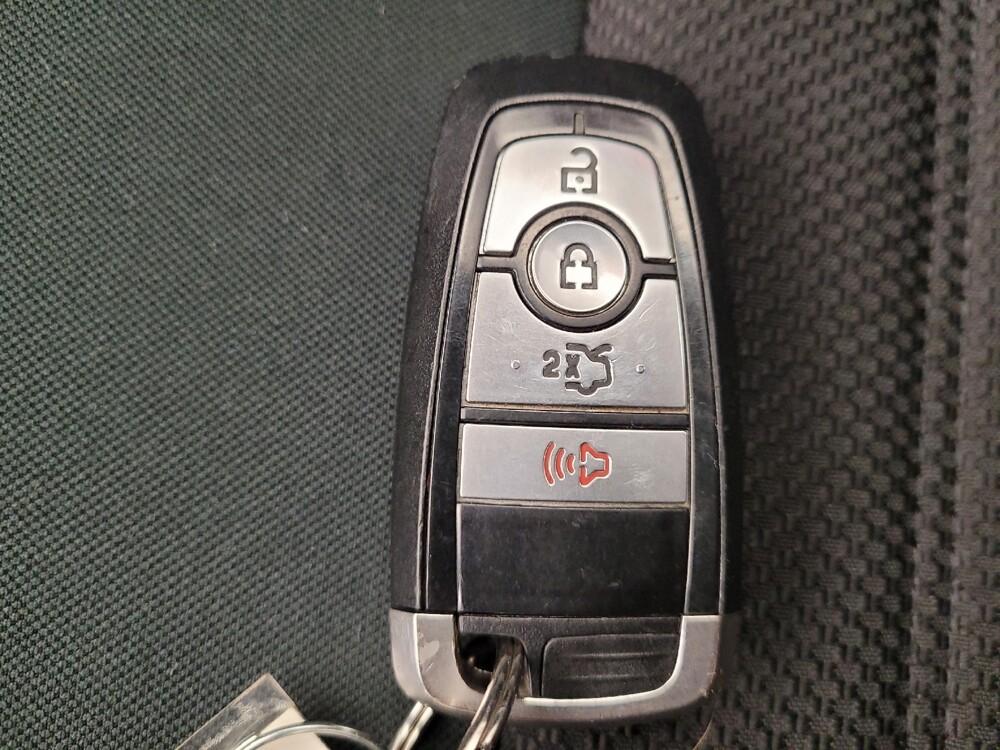 2020 Ford Fusion in Louisville, KY 40258 - 18090184 32