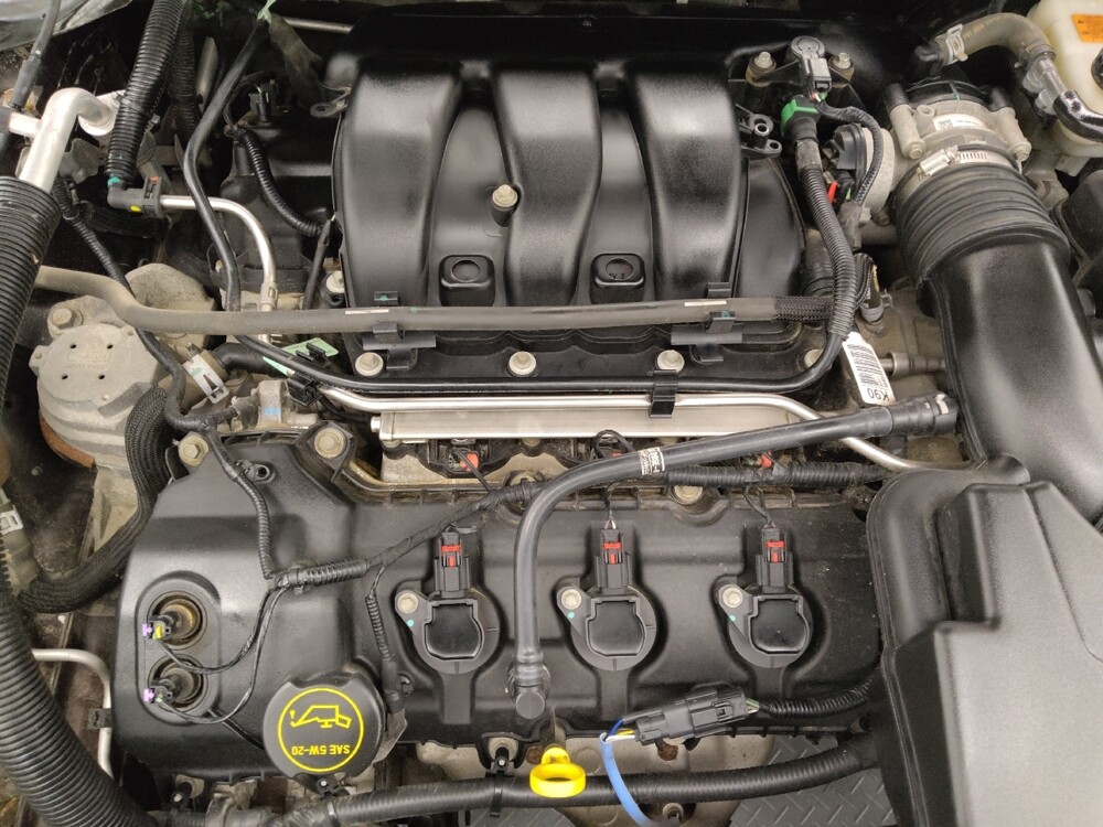 2015 Ford Taurus in Wichita, KS 67207 - 18090189 30