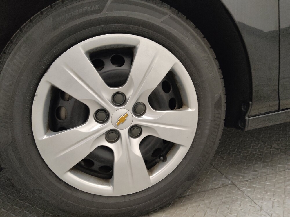 2018 Chevrolet Cruze in Gainesville, FL 32609 - 18090191 31