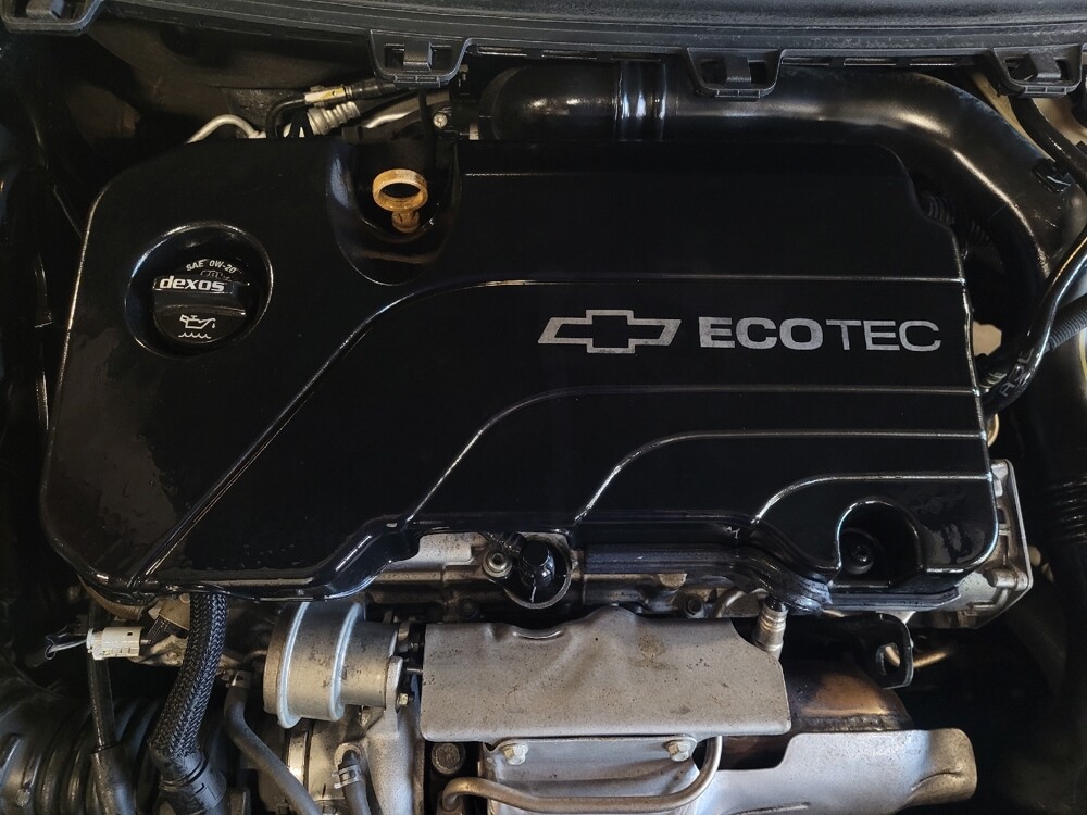 2018 Chevrolet Cruze in Gainesville, FL 32609 - 18090191 30