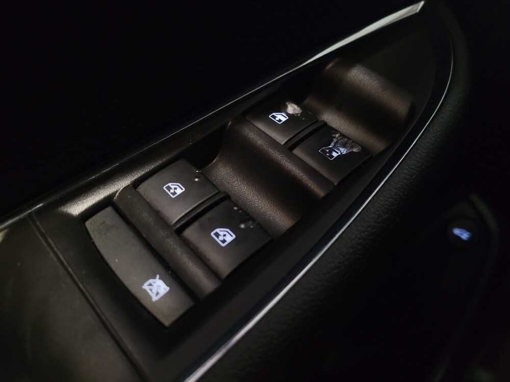 2018 Chevrolet Cruze in Gainesville, FL 32609 - 18090191 27