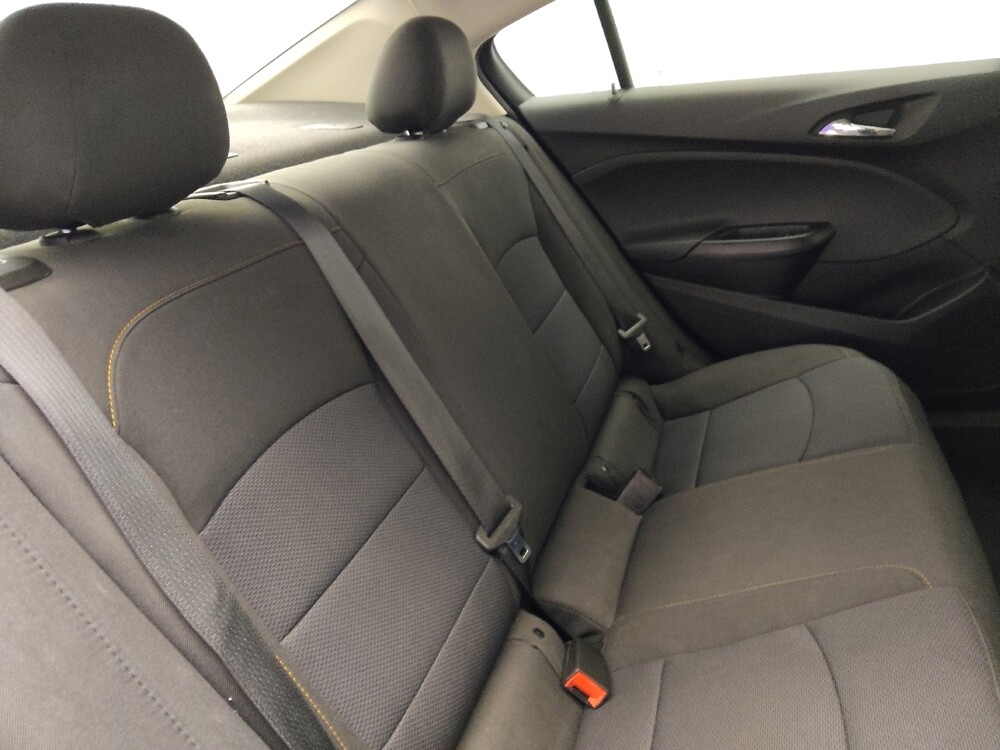 2018 Chevrolet Cruze in Gainesville, FL 32609 - 18090191 19