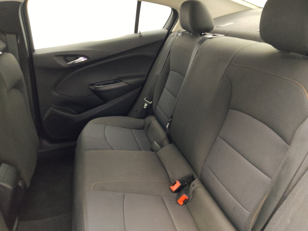 2018 Chevrolet Cruze in Gainesville, FL 32609 - 18090191 18