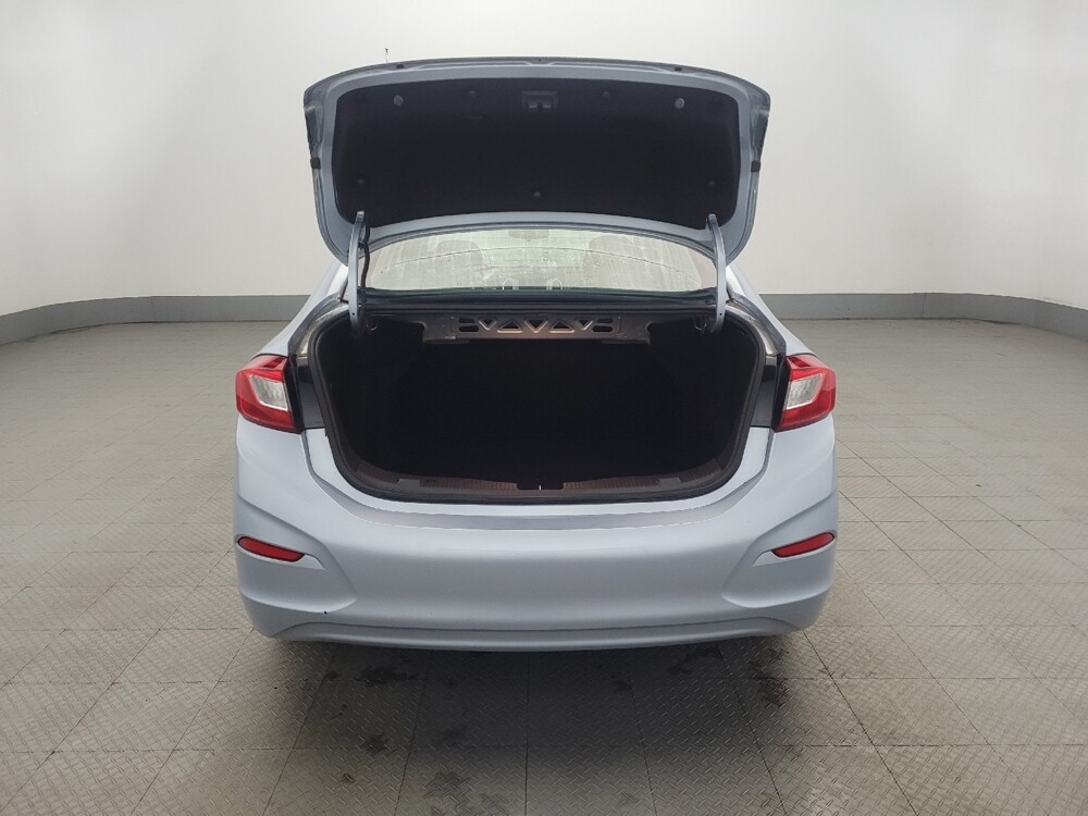 2018 Chevrolet Cruze in Newport News, VA 23601 - 18090195 29