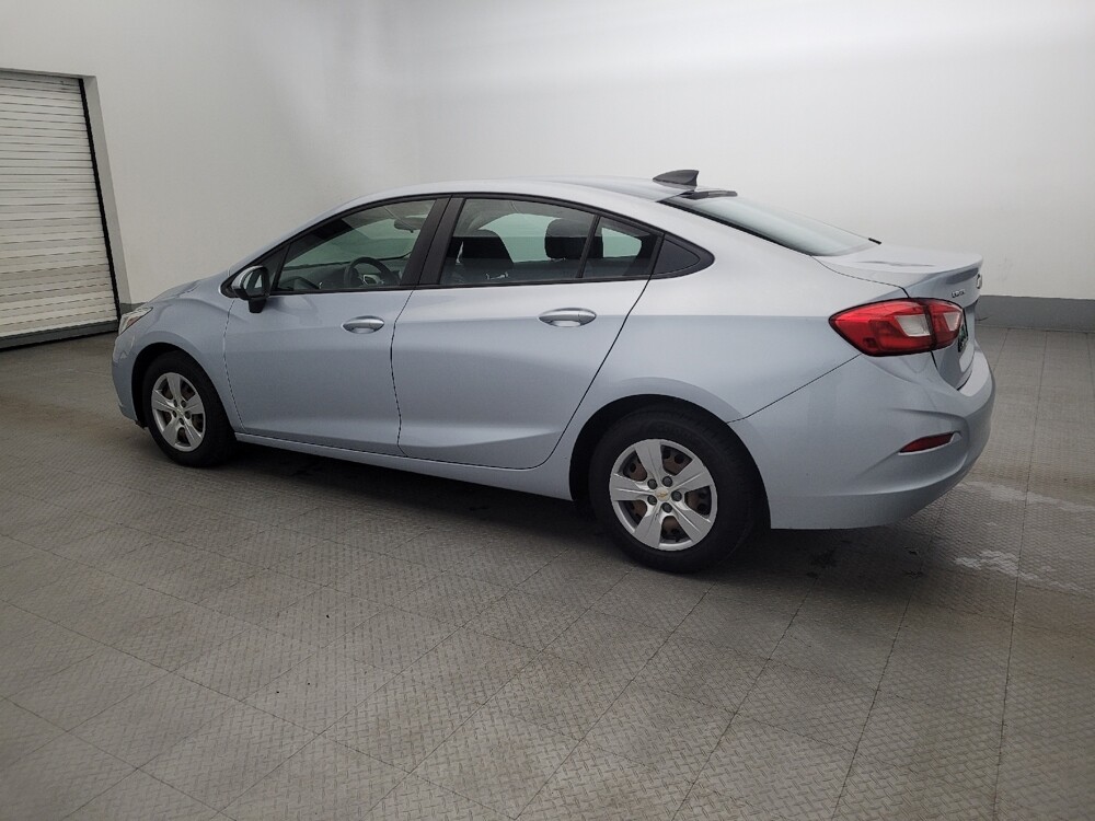 2018 Chevrolet Cruze in Newport News, VA 23601 - 18090195 3