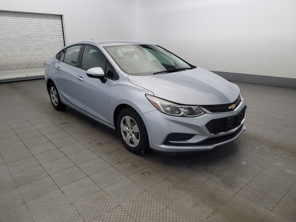 2018 Chevrolet Cruze in Newport News, VA 23601 - 18090195 13