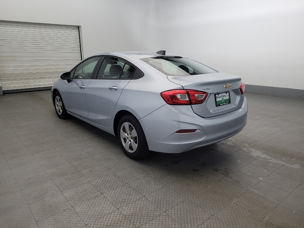 2018 Chevrolet Cruze in Newport News, VA 23601 - 18090195 5