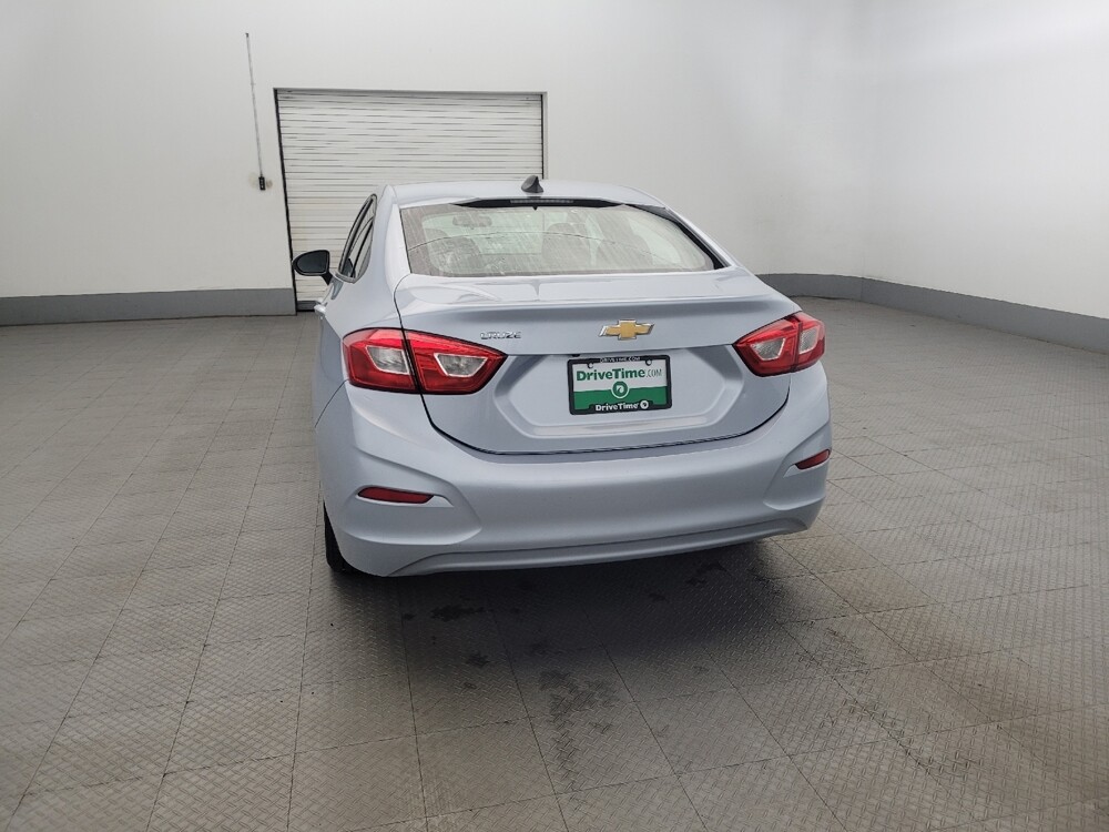 2018 Chevrolet Cruze in Newport News, VA 23601 - 18090195 6