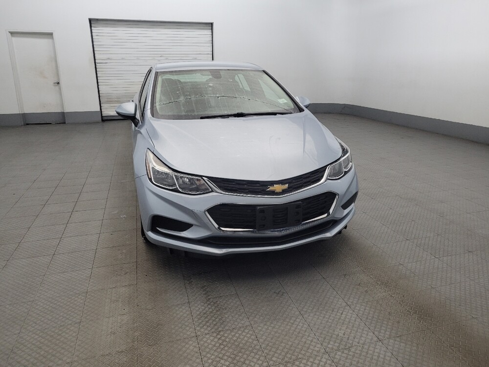 2018 Chevrolet Cruze in Newport News, VA 23601 - 18090195 14