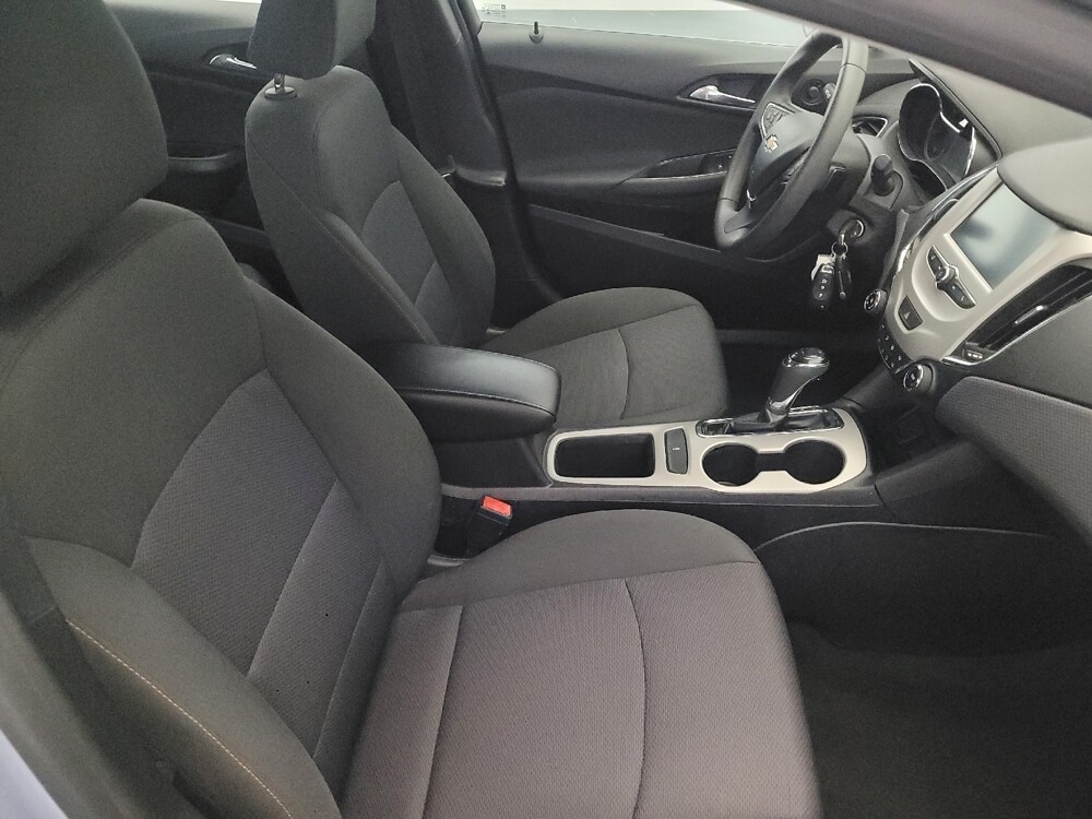 2018 Chevrolet Cruze in Newport News, VA 23601 - 18090195 21