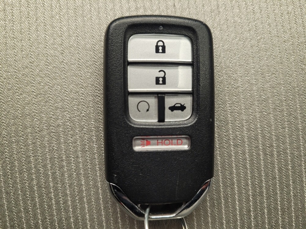 2018 Honda Accord in Miamisburg, OH 45342 - 18090199 32