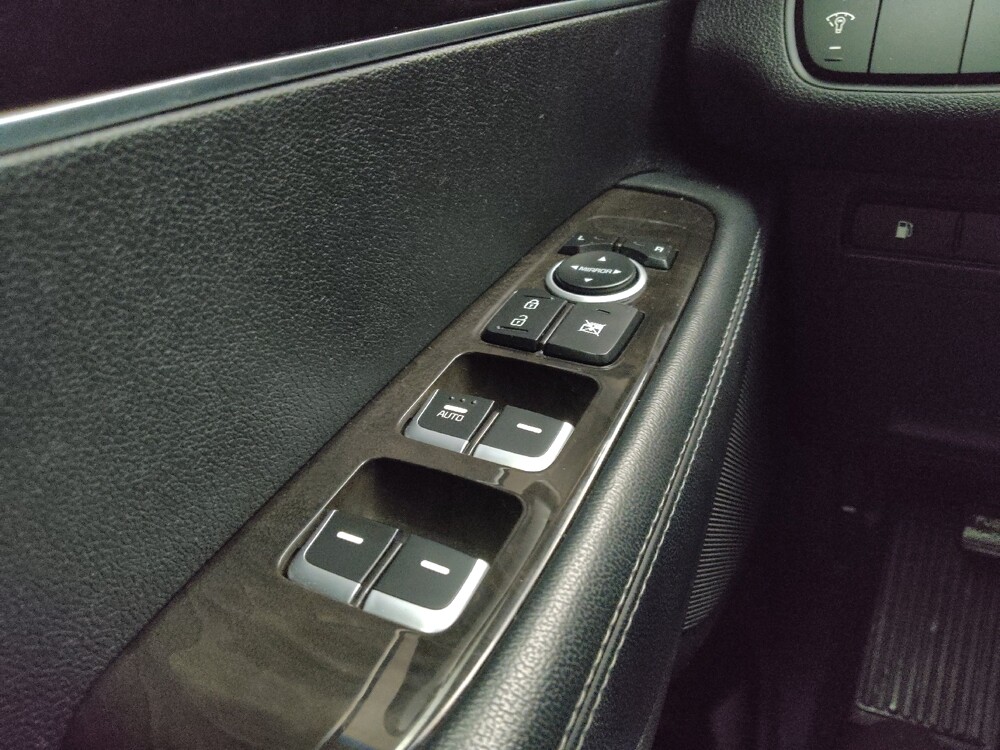 2016 Kia Sorento in Peoria, IL 61615 - 18090202 27