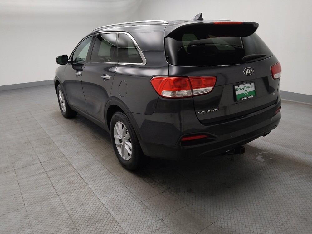 2016 Kia Sorento in Peoria, IL 61615 - 18090202 5