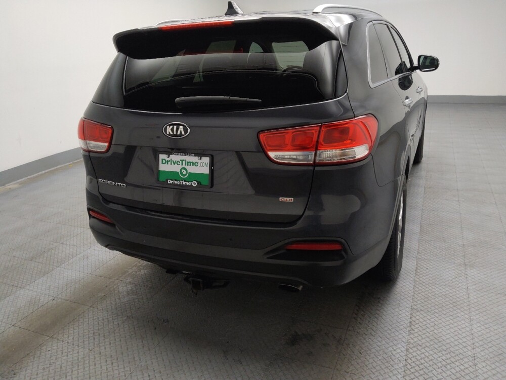 2016 Kia Sorento in Peoria, IL 61615 - 18090202 7