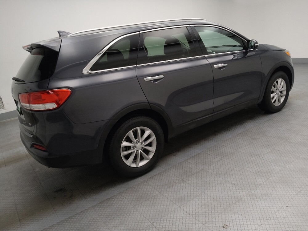 2016 Kia Sorento in Peoria, IL 61615 - 18090202 10