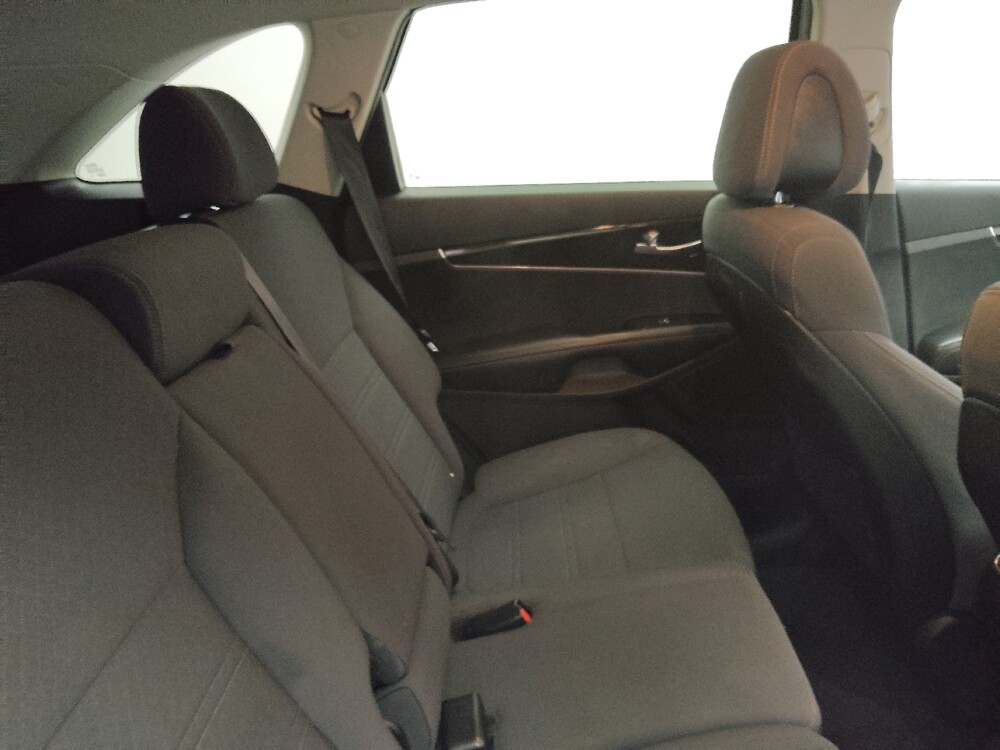 2016 Kia Sorento in Peoria, IL 61615 - 18090202 19