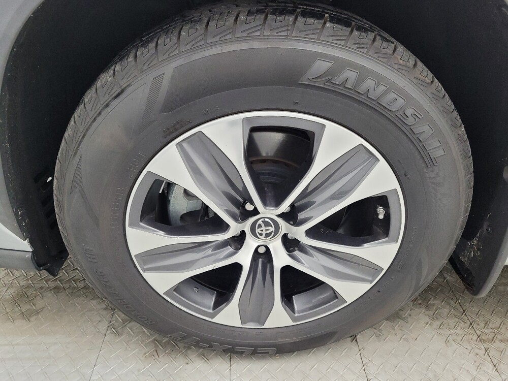 2021 Toyota Highlander in Greensboro, NC 27407 - 18090204 31