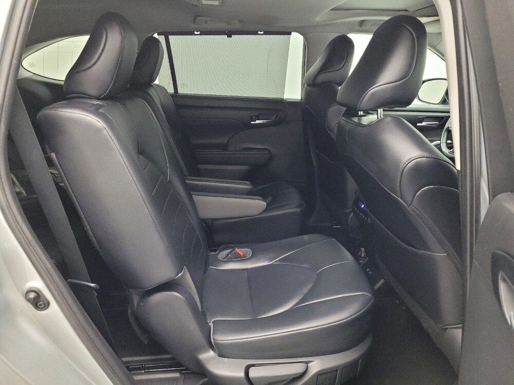 2021 Toyota Highlander in Greensboro, NC 27407 - 18090204 19