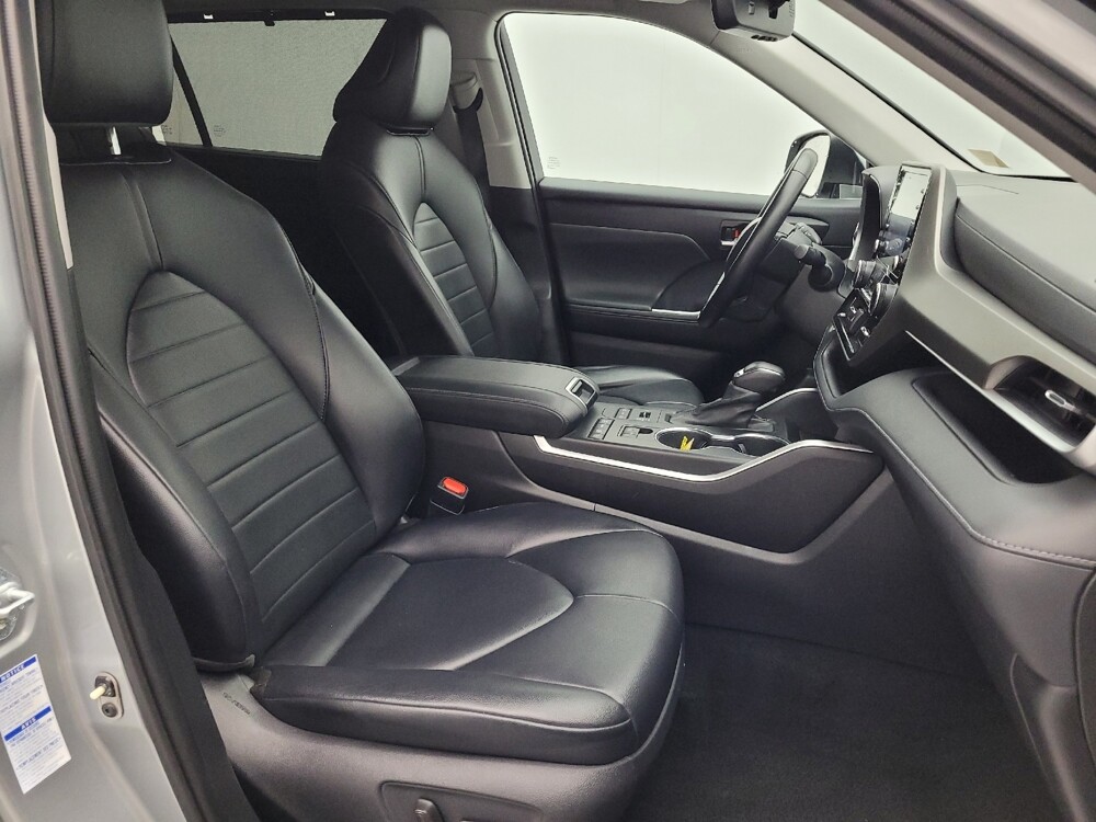 2021 Toyota Highlander in Greensboro, NC 27407 - 18090204 21