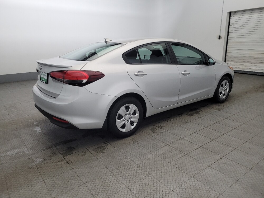 2017 Kia Forte in Temple Hills, MD 20746 - 18090208 10