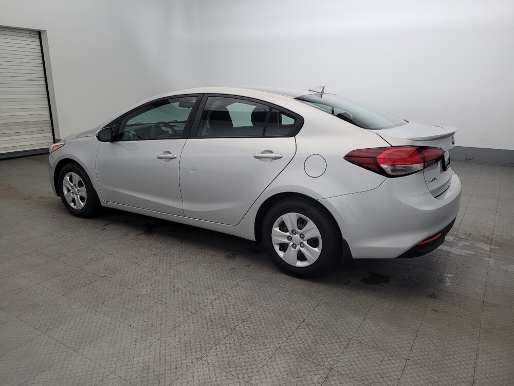 2017 Kia Forte in Temple Hills, MD 20746 - 18090208 3