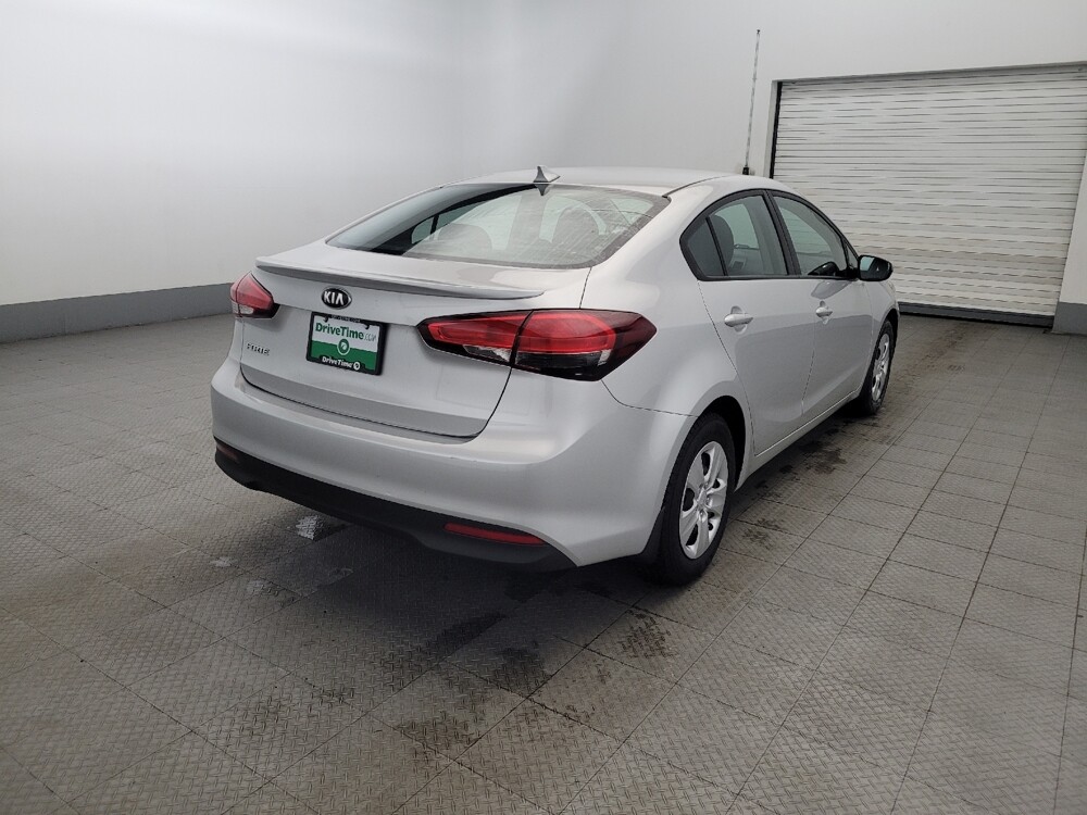 2017 Kia Forte in Temple Hills, MD 20746 - 18090208 9
