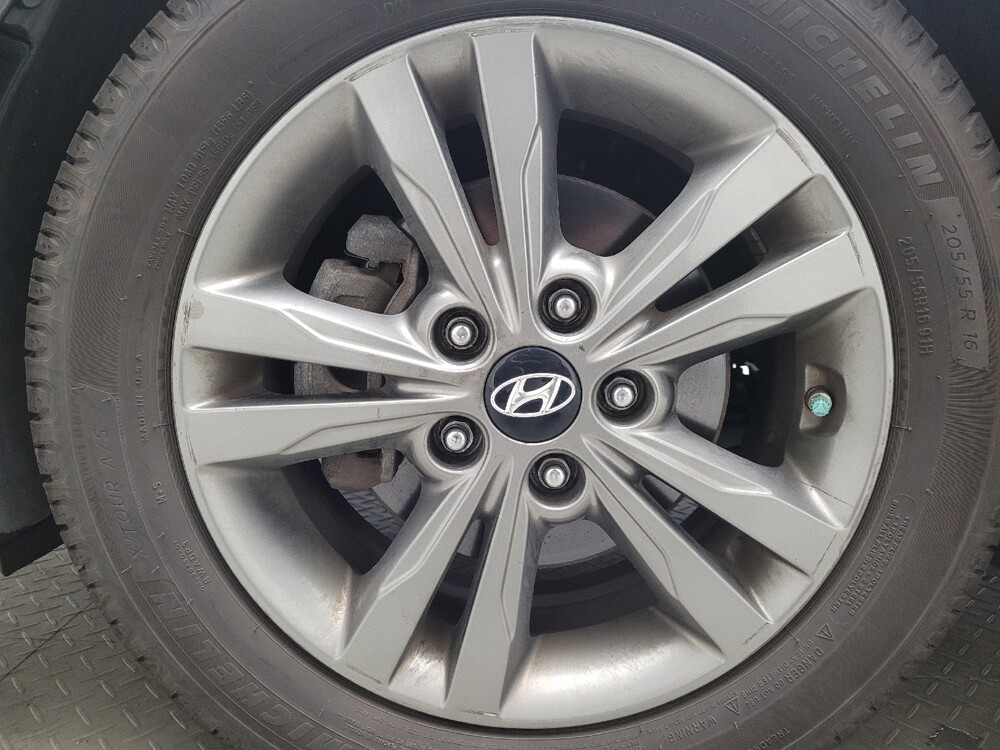 2018 Hyundai Elantra in Eastpointe, MI 48021 - 18090217 31