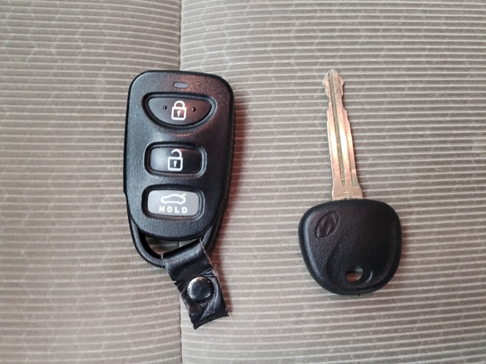 2018 Hyundai Elantra in Eastpointe, MI 48021 - 18090217 32