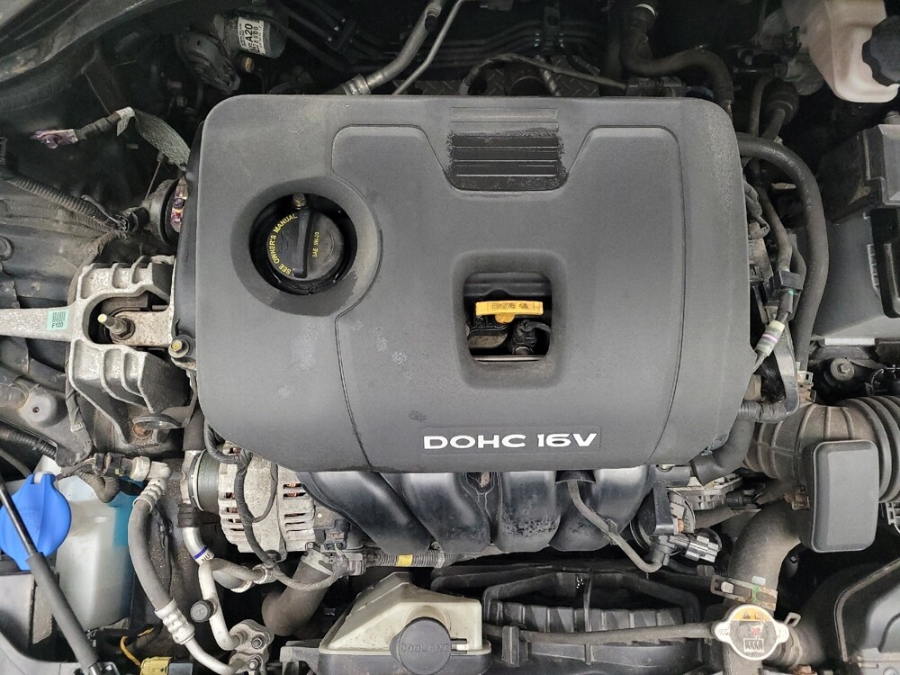 2018 Hyundai Elantra in Eastpointe, MI 48021 - 18090217 30