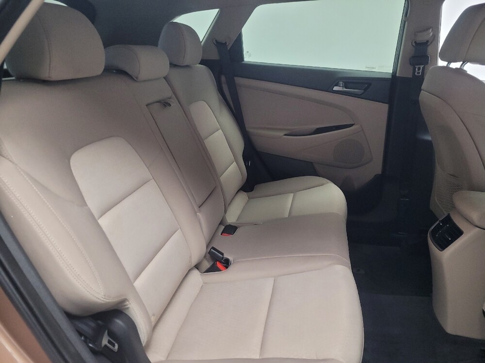 2017 Hyundai Tucson in Indianapolis, IN 46219 - 18090219 19