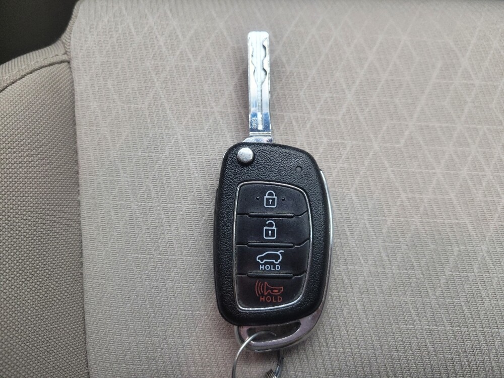 2017 Hyundai Tucson in Indianapolis, IN 46219 - 18090219 32