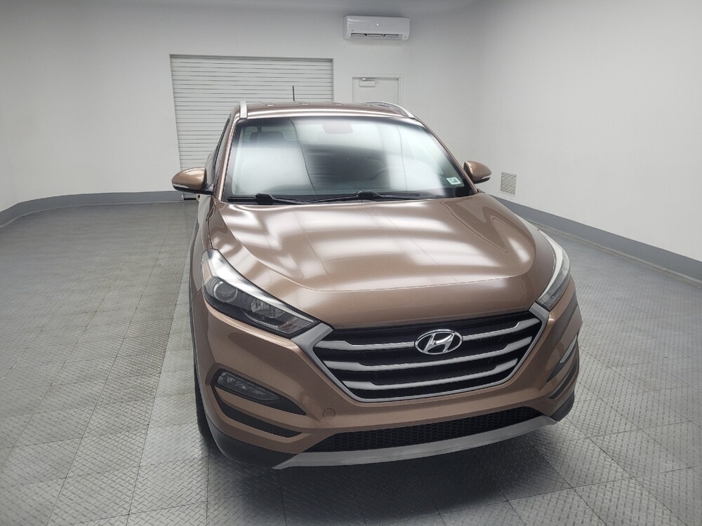 2017 Hyundai Tucson in Indianapolis, IN 46219 - 18090219 5