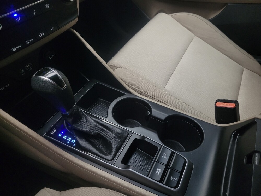 2017 Hyundai Tucson in Indianapolis, IN 46219 - 18090219 26