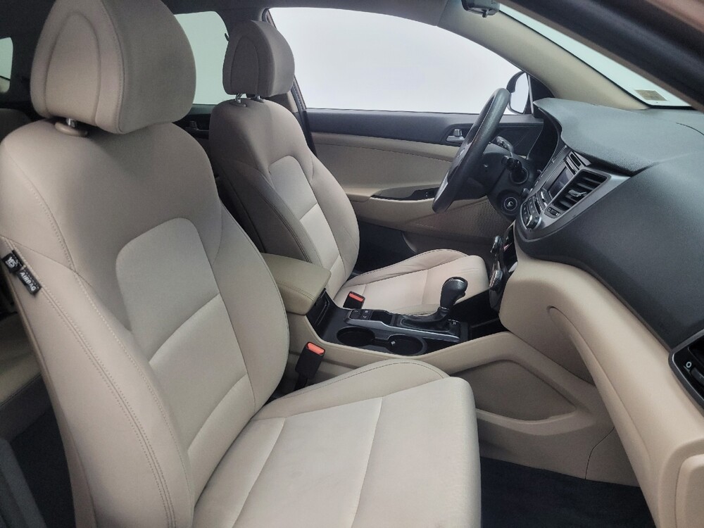 2017 Hyundai Tucson in Indianapolis, IN 46219 - 18090219 21