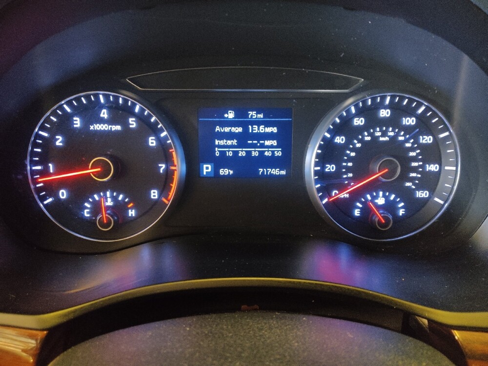 2019 Kia Cadenza in Gainesville, FL 32609 - 18090233 23