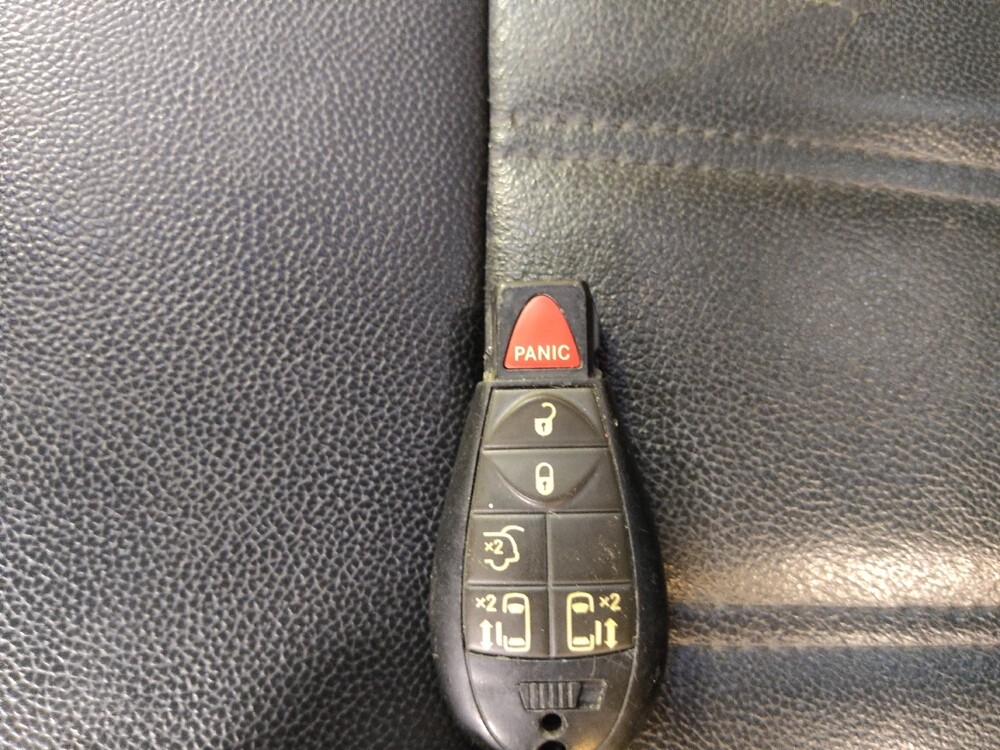 2015 Chrysler Town & Country in Lakeland, FL 33815 - 18090235 32