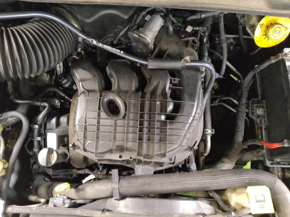 2015 Chrysler Town & Country in Lakeland, FL 33815 - 18090235 30