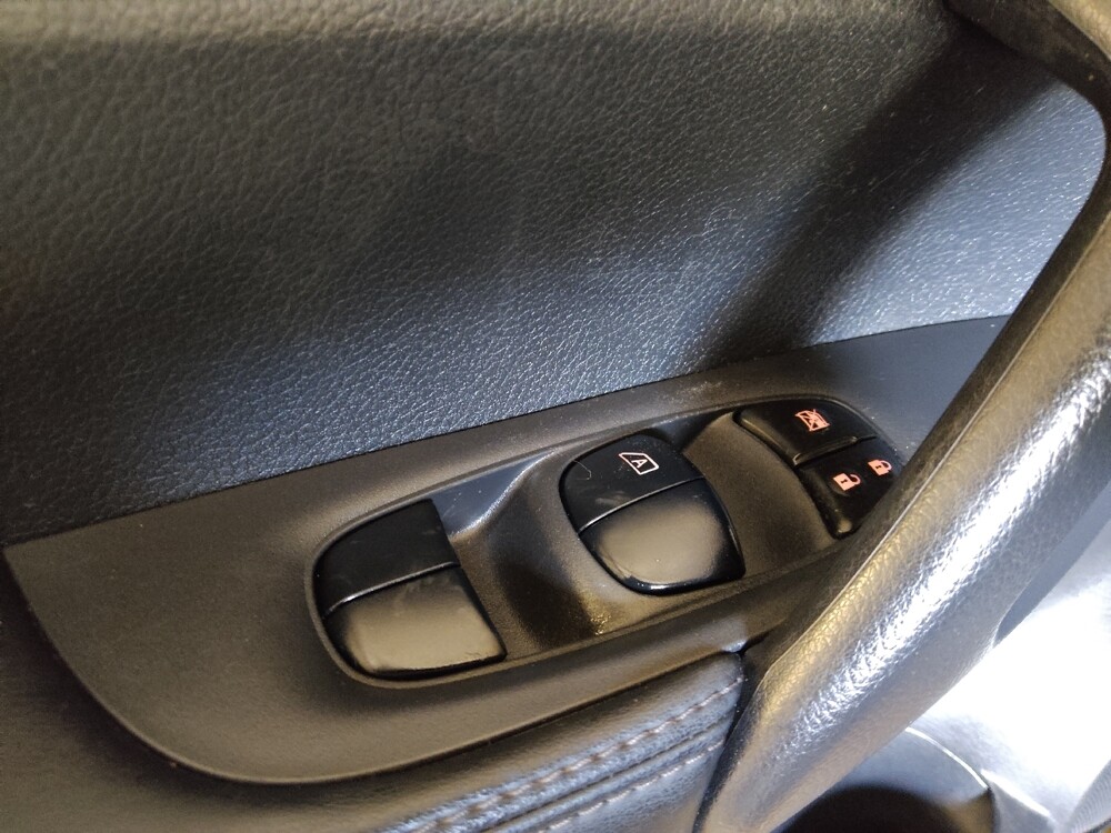 2017 Nissan Rogue Sport in Tampa, FL 33612 - 18090238 27