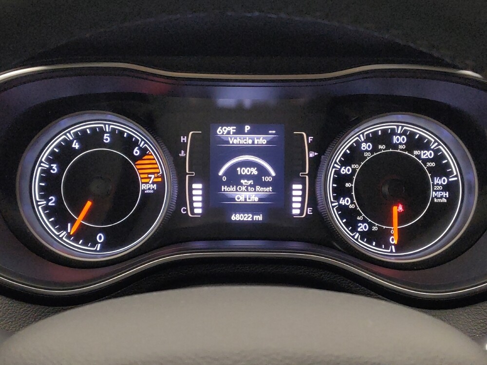 2019 Jeep Cherokee in Live Oak, TX 78233 - 18090249 23