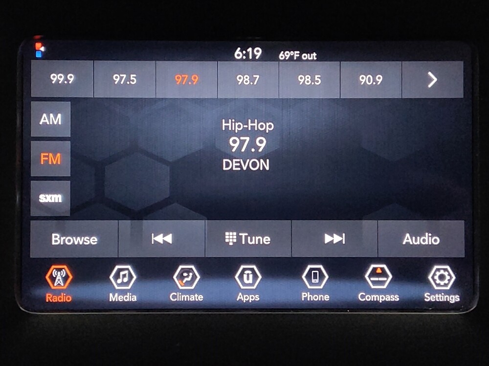 2019 Jeep Cherokee in Live Oak, TX 78233 - 18090249 25