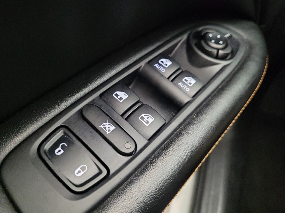 2019 Jeep Compass in Riverside, CA 92504 - 18090257 27