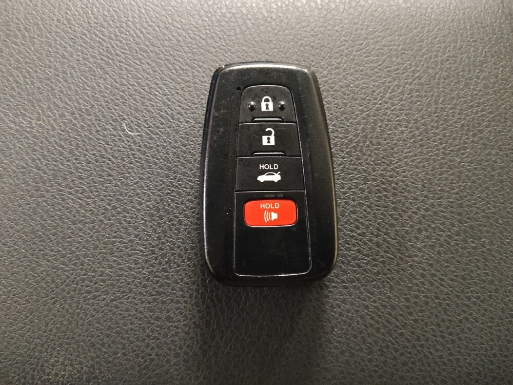 2018 Toyota Camry in Chattanooga, TN 37421 - 18090258 32