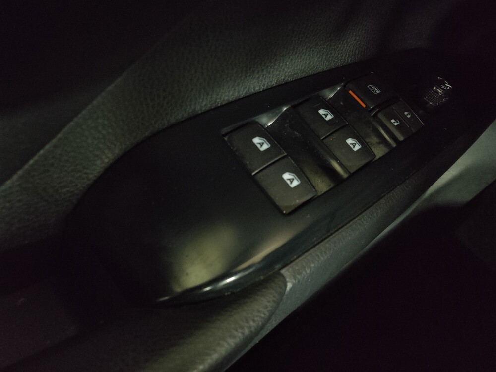 2018 Toyota Camry in Chattanooga, TN 37421 - 18090258 27